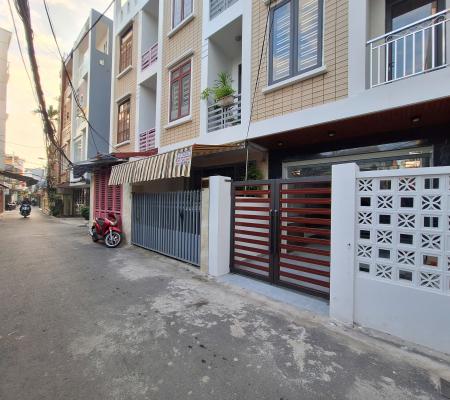 Nhà 4,5 tầng ngõ thông Lực Hành, Ngô Gia Tự oto đỗ cửa