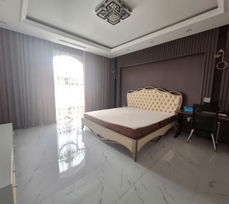 Nhà 5 tầng 90m2 phố Tô Vũ, Văn Cao có thang máy