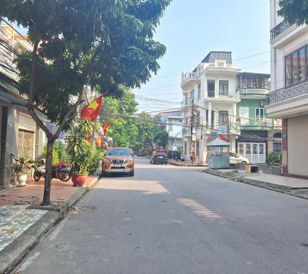 Đất 84m2 mặt phố Tô Vũ, Văn Cao