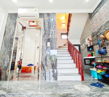 Nhà 5,5 tầng Lô 20B Lê Hồng Phong sau Parkson, BigC