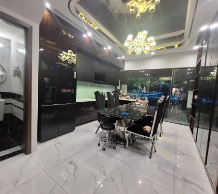 Nhà 5 tầng 90m2 phố Tô Vũ, Văn Cao có thang máy