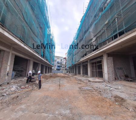 Nhà liền kề đường Phụng Pháp Văn Cao 5 tầng x 70m2