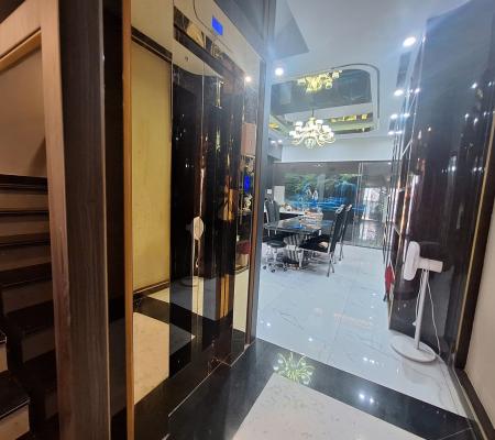 Nhà 5 tầng 90m2 phố Tô Vũ, Văn Cao có thang máy