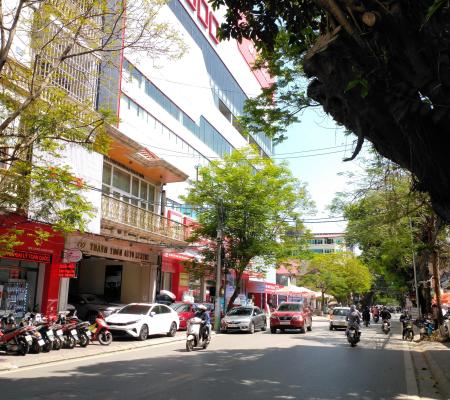 Nhà mặt đường Lương Khánh Thiện, Ngô Quyền