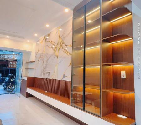 Nhà 4,5 tầng ngõ thông Lực Hành, Ngô Gia Tự oto đỗ cửa