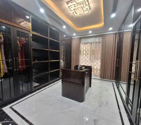 Nhà 5 tầng 90m2 phố Tô Vũ, Văn Cao có thang máy