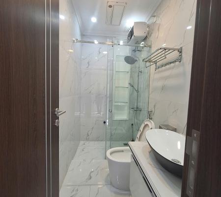 Nhà 5 tầng 90m2 phố Tô Vũ, Văn Cao có thang máy